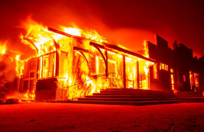 Menacés par les flammes, 180.000 Californiens s’apprêtent à être évacués