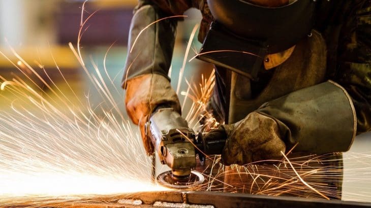 Industries manufacturières hors raffinage de pétrole : les prix à la production en baisse de 1,1% en août