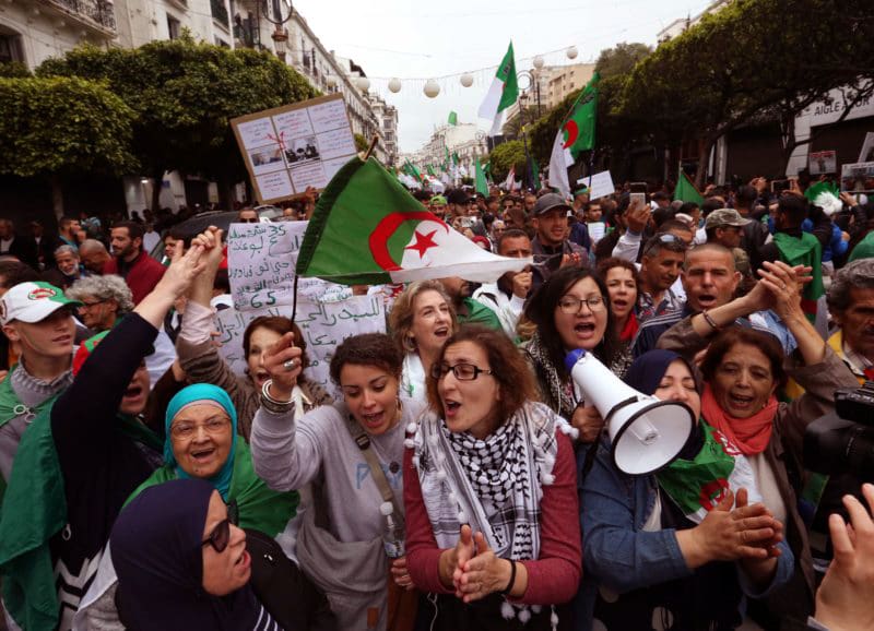 Algérie : le 33ème mardi des étudiants, sévèrement réprimé