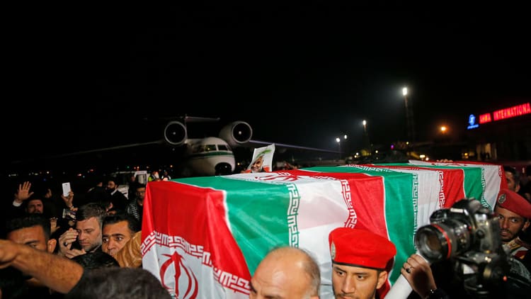 Des dizaines de milliers de personnnes aux funérailles du général iranien Qassem Soleimani