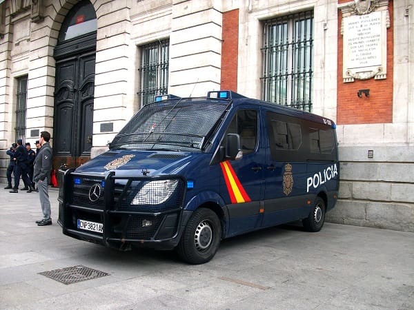Espagne : arrestation d’un réseau criminel organisant des mariages blancs