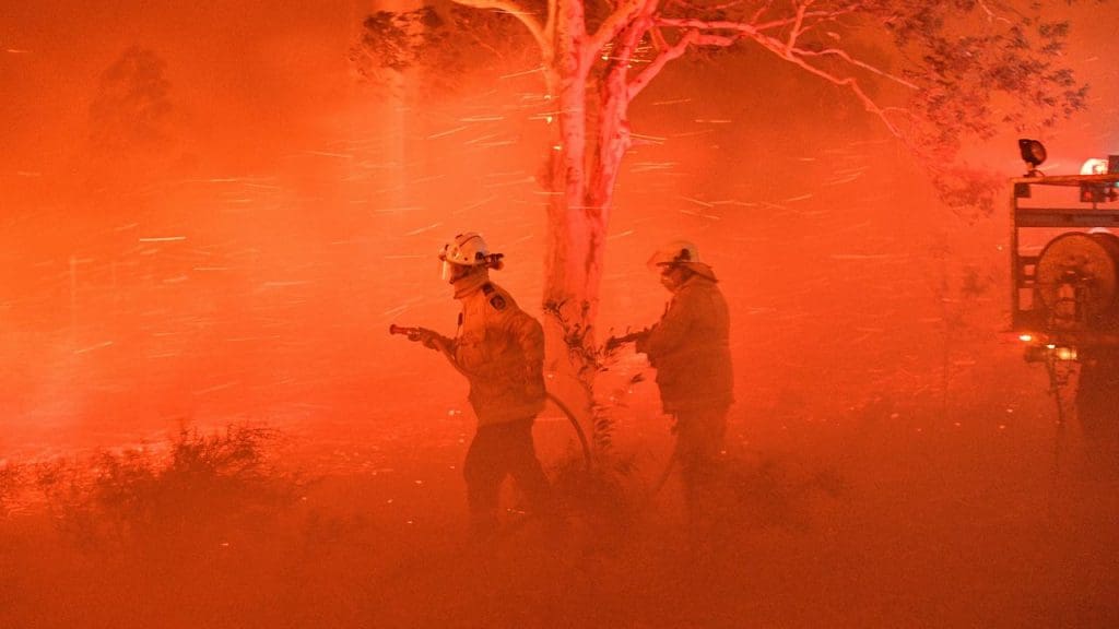 Incendies en Australie : les vents attisent les feux, 100.000 personnes fuient leurs domiciles
