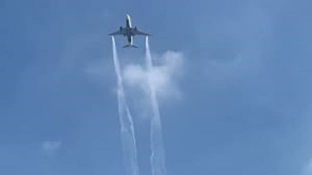 Californie : un avion en difficulté largue son carburant au-dessus d’une école primaire