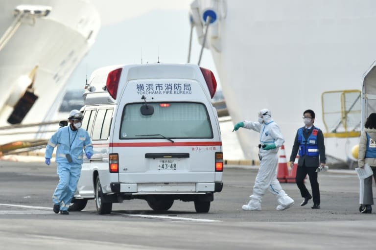 Coronavirus : plus de 720 morts, un premier mort non Chinois