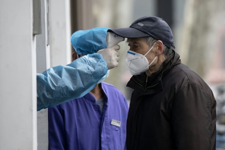 Coronavirus : le bilan en Chine explose à 15.000 cas, des responsables de Wuhan démis de leurs fonctions