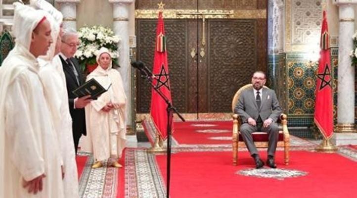 Le Roi Mohammed VI reçoit les quatre nouveaux membres nommés à la cour constitutionnelle