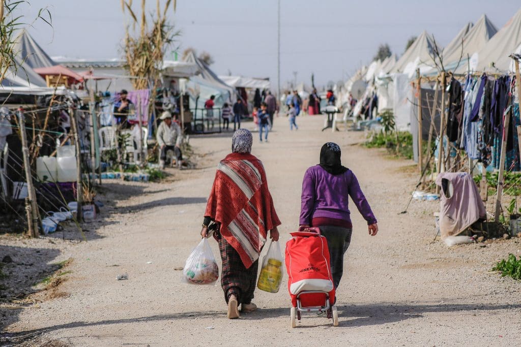Grèce : plus de 13.000 migrants bloqués à la frontière avec la Turquie