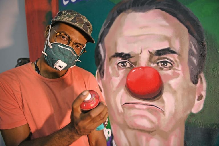 Brésil : Jair Bolsonaro ne prend pas le coronavirus au sérieux