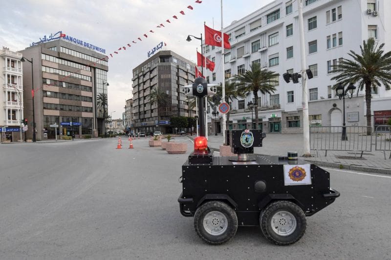 En Tunisie, un robot policier pour faire respecter le confinement