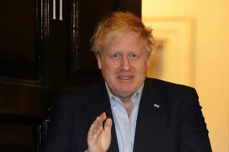 Coronavirus : Boris Johnson en soins intensifs