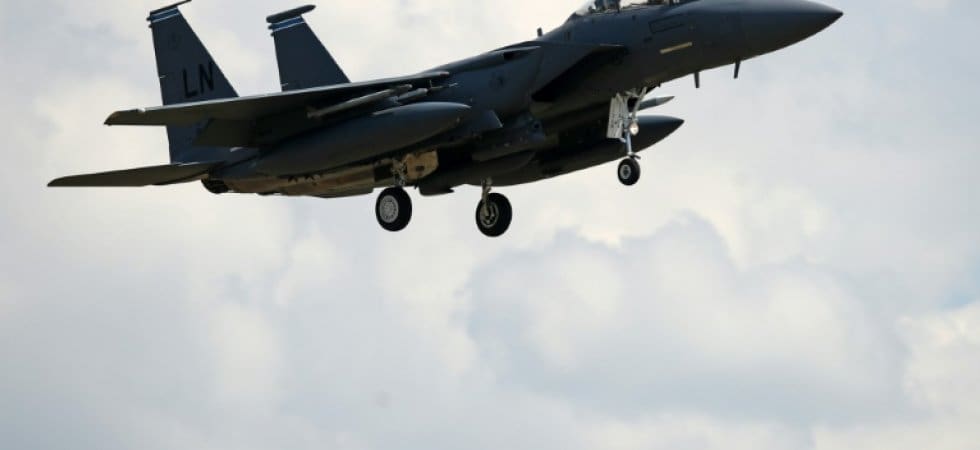 Un F15 américain s’écrase en mer…le pilote retrouvé mort