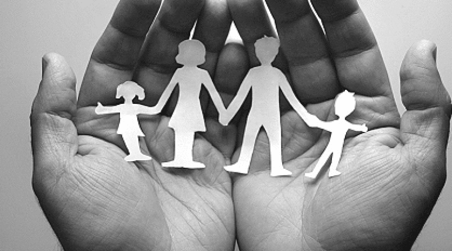Journée mondiale des parents : l’ONU appelle à l’adoption de politiques plus favorables à la famille sur le lieu de travail