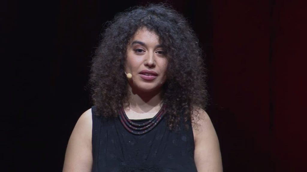Fatima-Ezzahra Benomar portée devant la Justice par la préfecture de police française pour un tweet haineux
