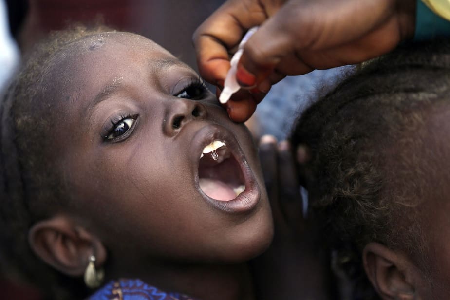 La polio définitivement éradiquée du continent africain, affirme l’OMS