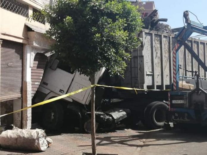 Casablanca : un camion dérape, le chauffeur légèrement blessé