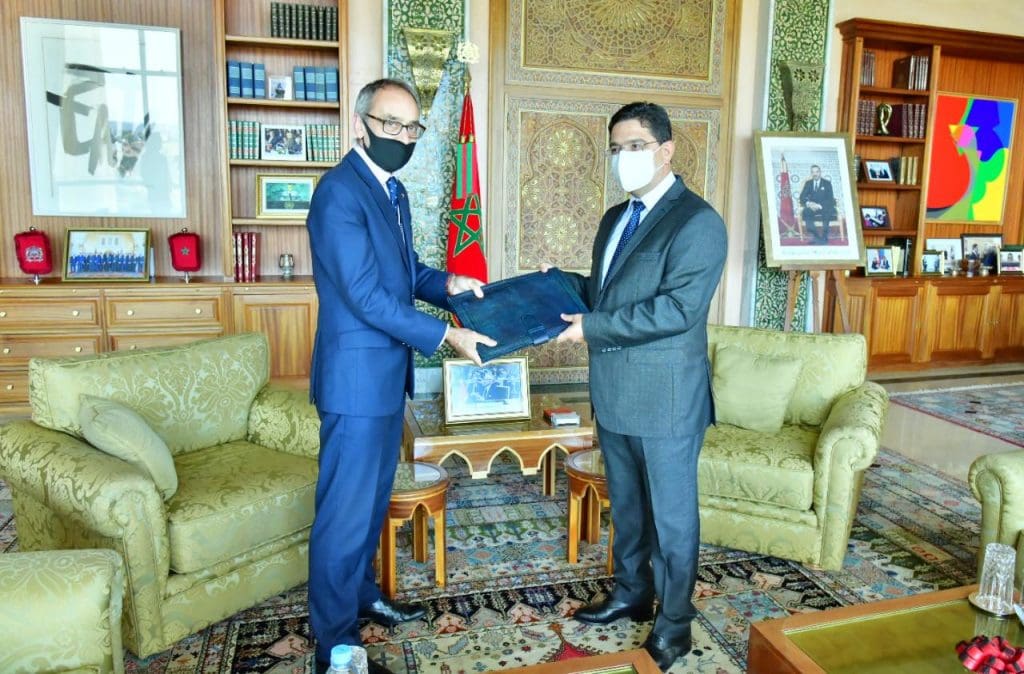 Nasser Bourita reçoit Simon Martin CMG, nouvel ambassadeur du Royaume-Uni au Maroc