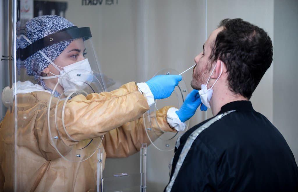 Coronavirus : baisse du taux d’infection parmi le personnel soignant dans le monde