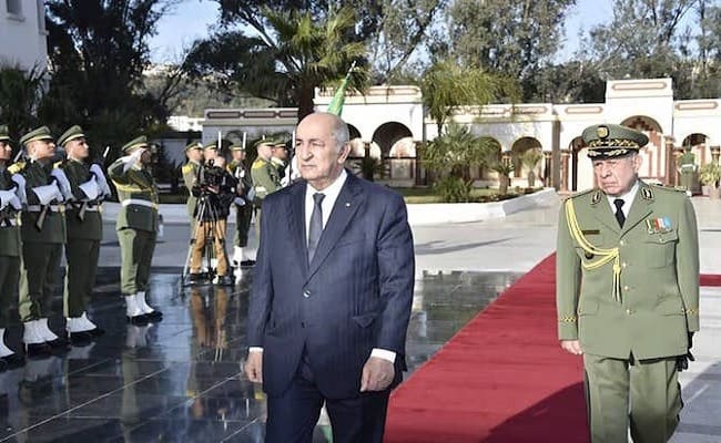 La poussée française pour secouer la scène politique en Algérie suscite des réactions intérieures