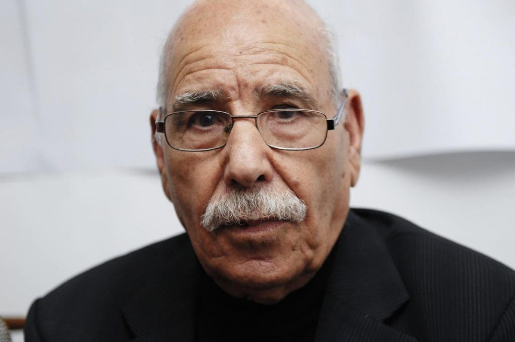 Même mort, Lakhdar Bouregaâ défie les autorités algériennes