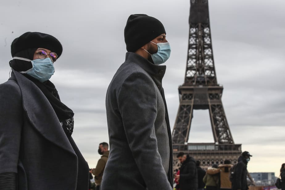 Covid-19 : nouveau confinement se profile en France, un million de cas en Afrique du Sud