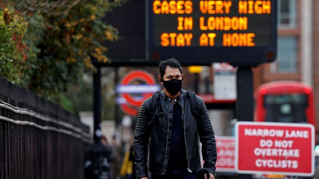 Coronavirus : la nouvelle souche détectée au Royaume-Uni « 50% à 74% » plus contagieuse, selon une étude