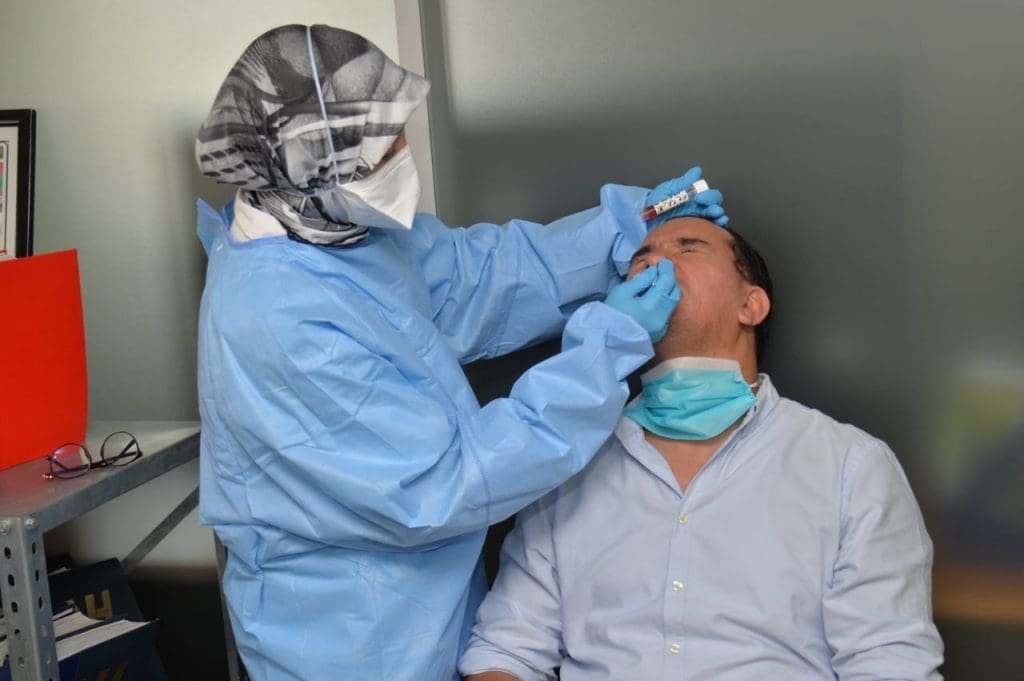 Covid-19 : dépistage faible et positivité forte au Maroc