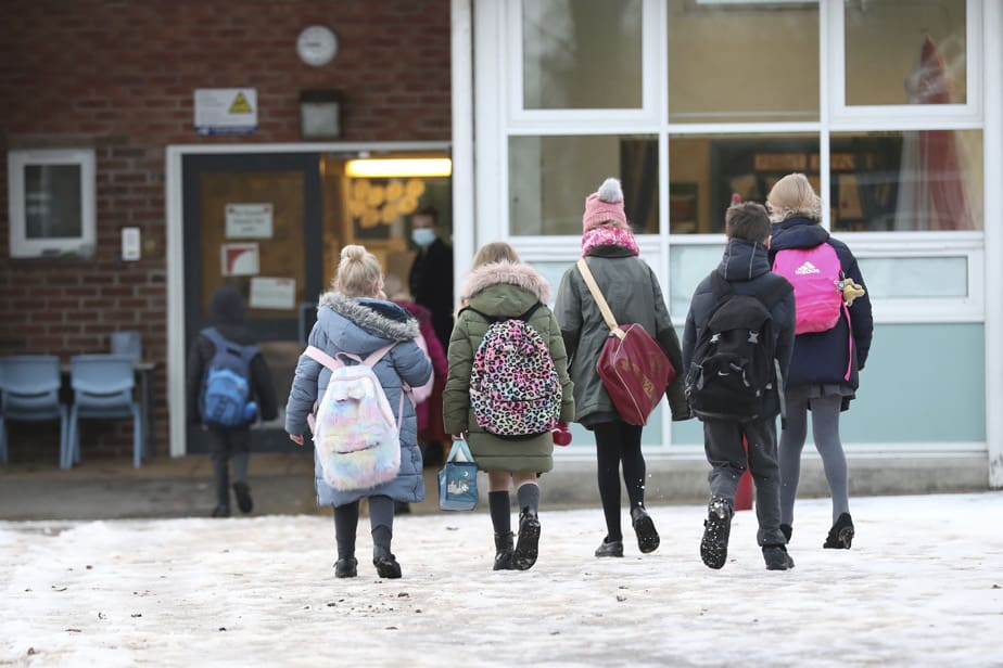 Covid-19 : le gouvernement britannique sous pression pour rouvrir les écoles