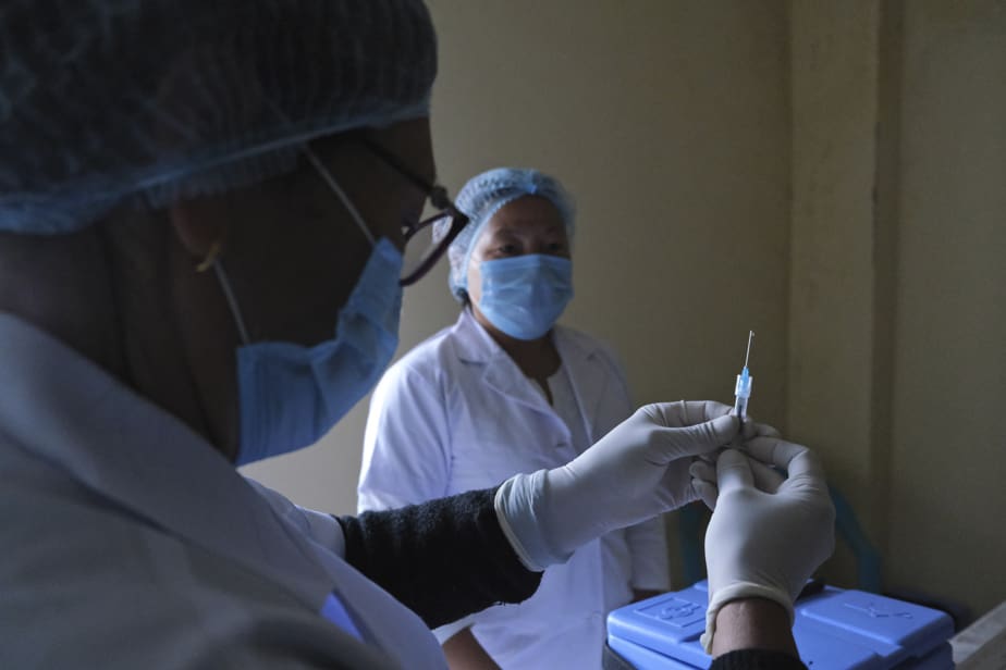 Inde : coup d’envoi d’une immense campagne de vaccination contre la Covid-19