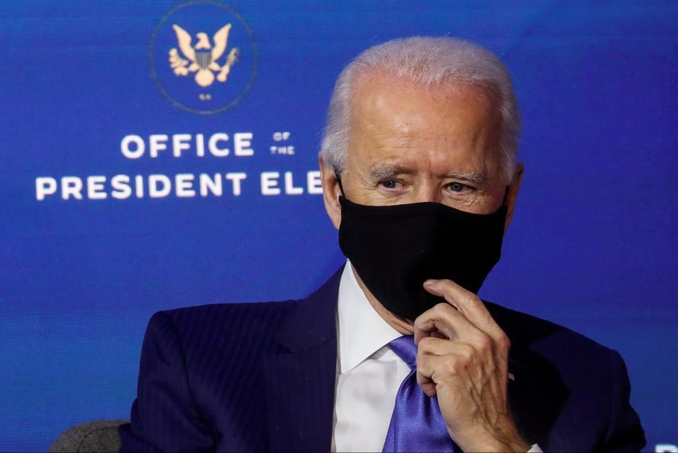 Joe Biden promet d’agir contre le racisme, adopte des mesures restreintes
