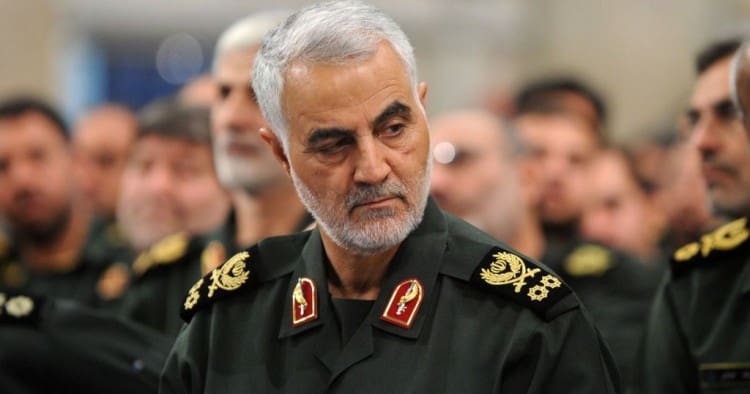 Un an après la mort du général Soleimani, des milliers d’Irakiens manifestent contre les États-Unis