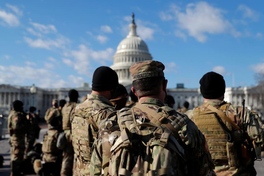 Liens avec des extrémistes : pour l’investiture de Joe Biden, deux militaires écartés après enquête