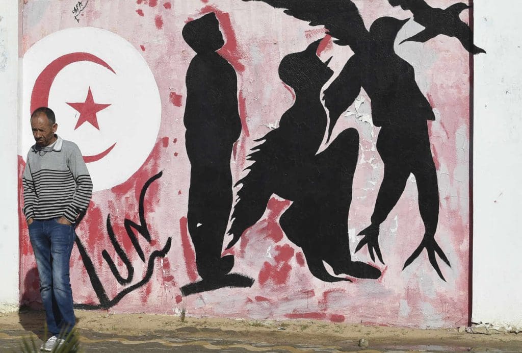 La Tunisie fête les 10 ans de sa révolution barricadée
