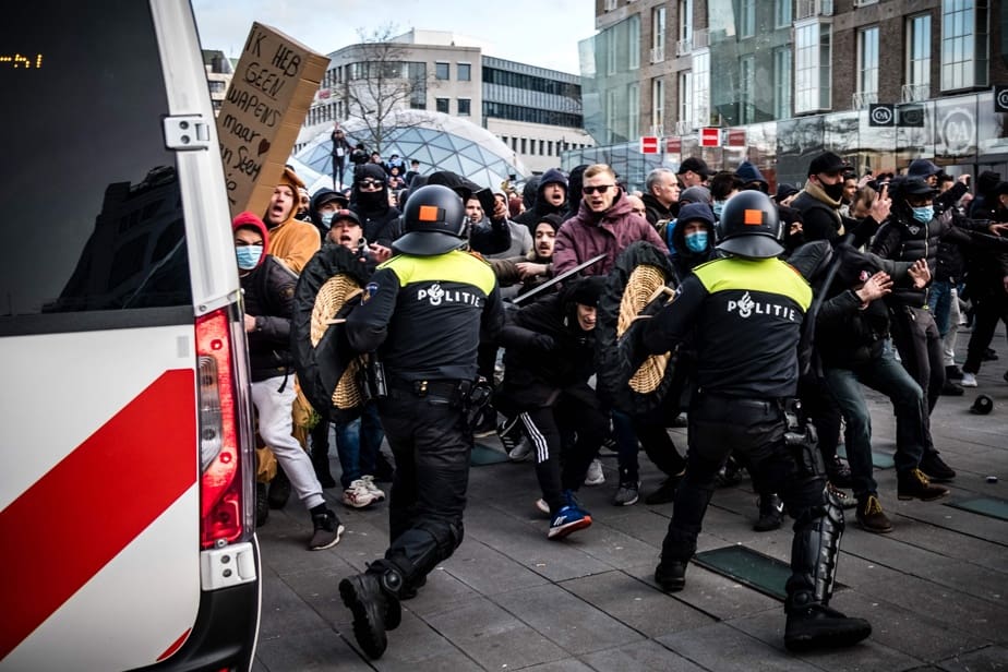 Pays-Bas : le maire de Rotterdam, Ahmed Aboutaleb, autorise la police à multiplier les arrestations