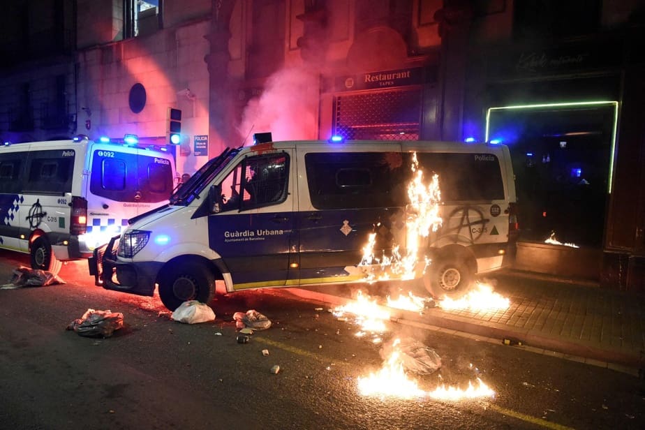 Arrestation d’un rappeur en Espagne : nouvelle nuit de tensions à Barcelone