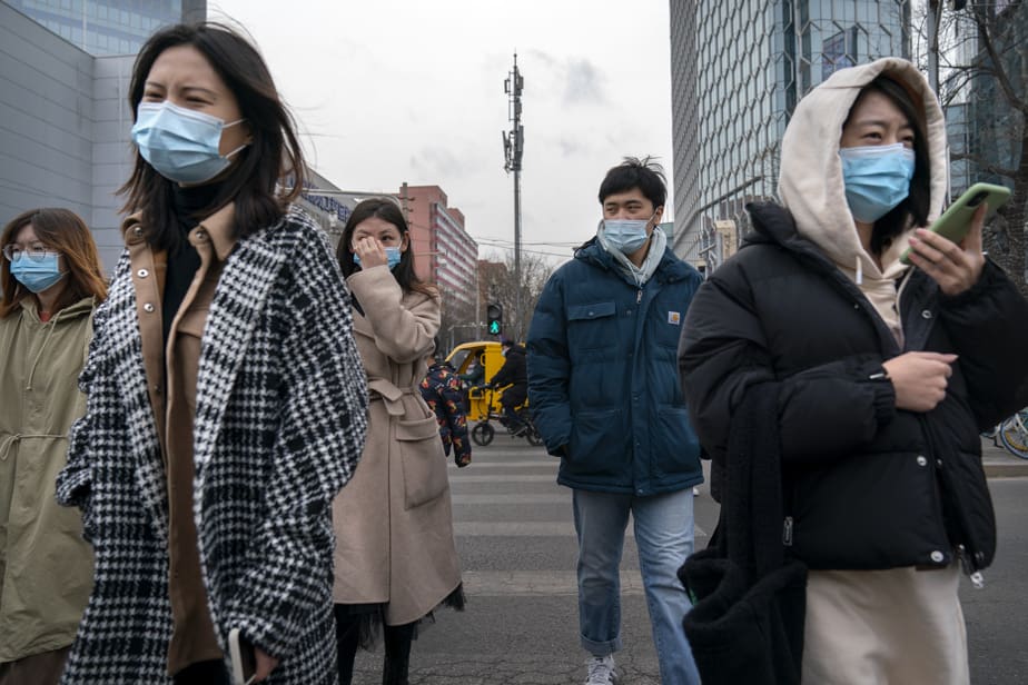 Le bilan de la pandémie dans le monde: plus de 2 474 000 morts