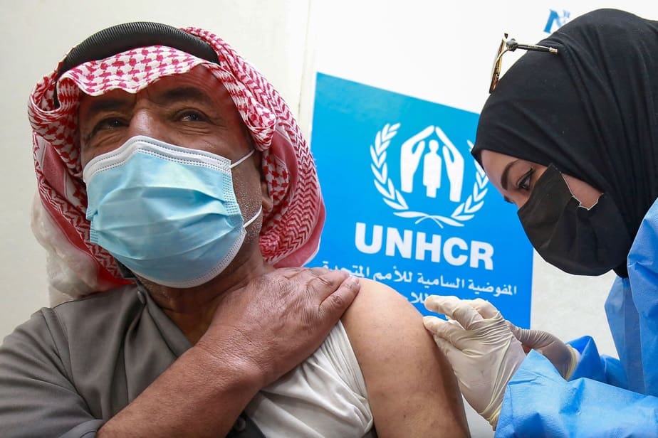 Covid-19 : Londres demande des cessez-le-feu et plus de vaccins pour les pays en guerre