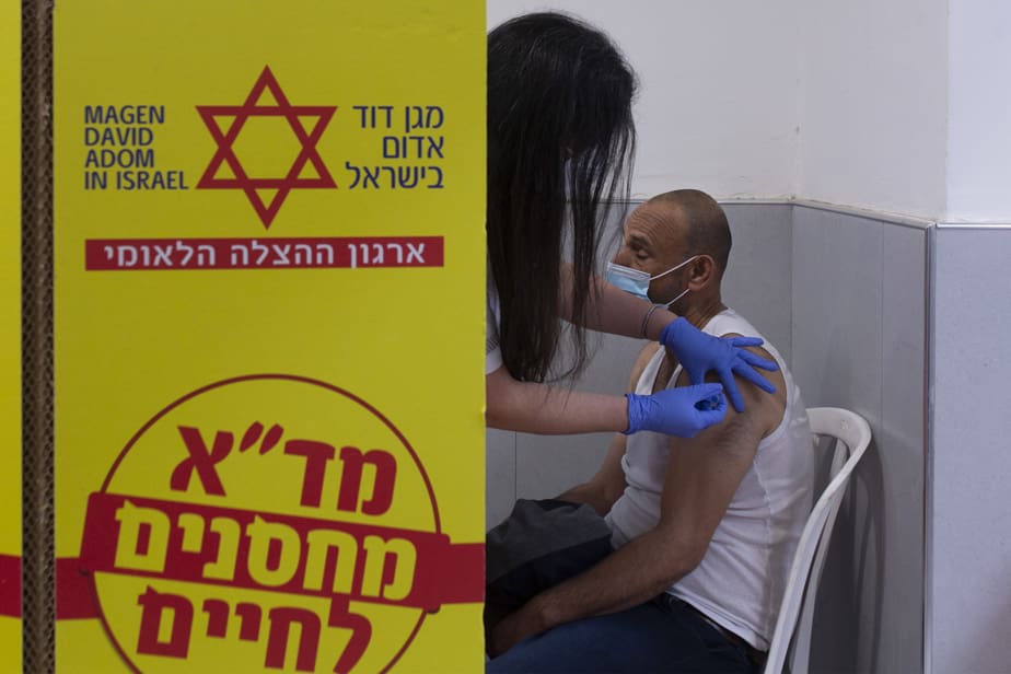Israël affirme avoir vacciné plus de 50 000 travailleurs palestiniens
