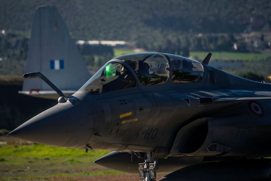 Les exportations d’armes explosent, mais leur niveau demeure stable dans le monde