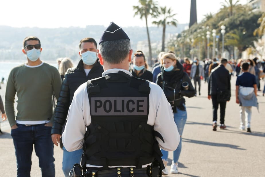 Covid-19 en France : la situation, jugée critique, appelle une large palette de contrôles