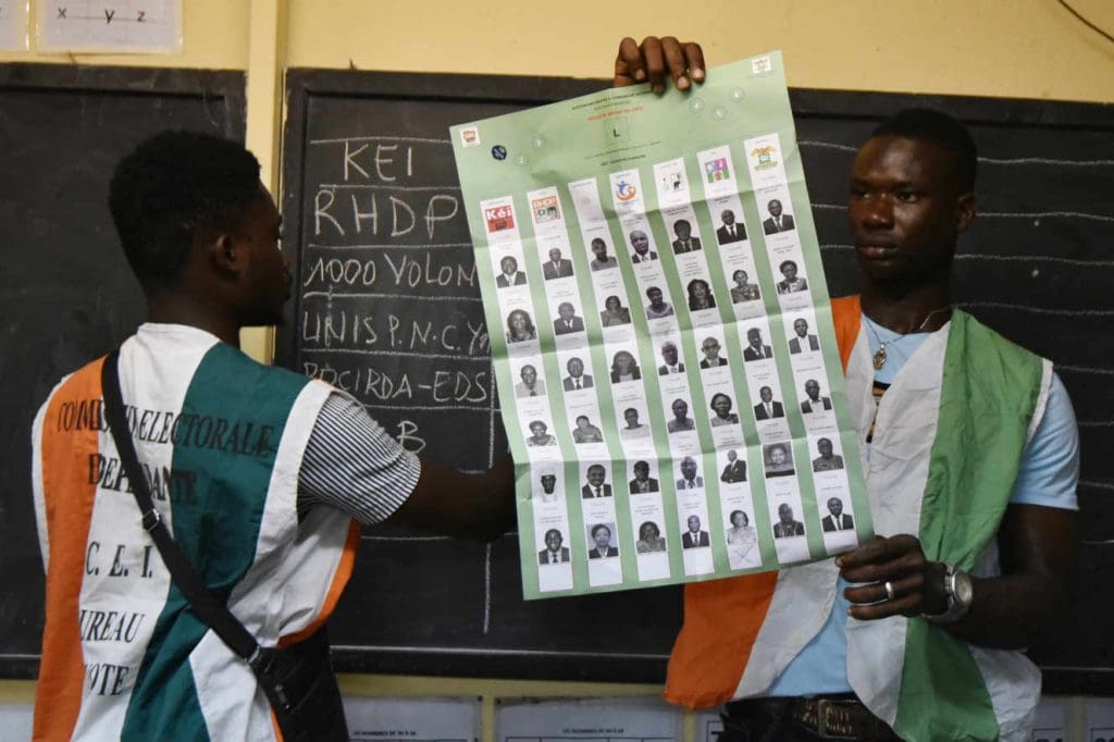 Législatives en Côte d’Ivoire : le pouvoir et l’opposition se disputent l’annonce de la victoire