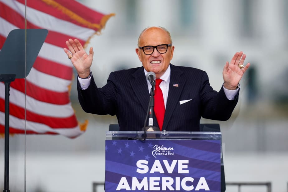 L’appartement de Rudy Giuliani, ex-avocat de Trump, perquisitionné par le FBI