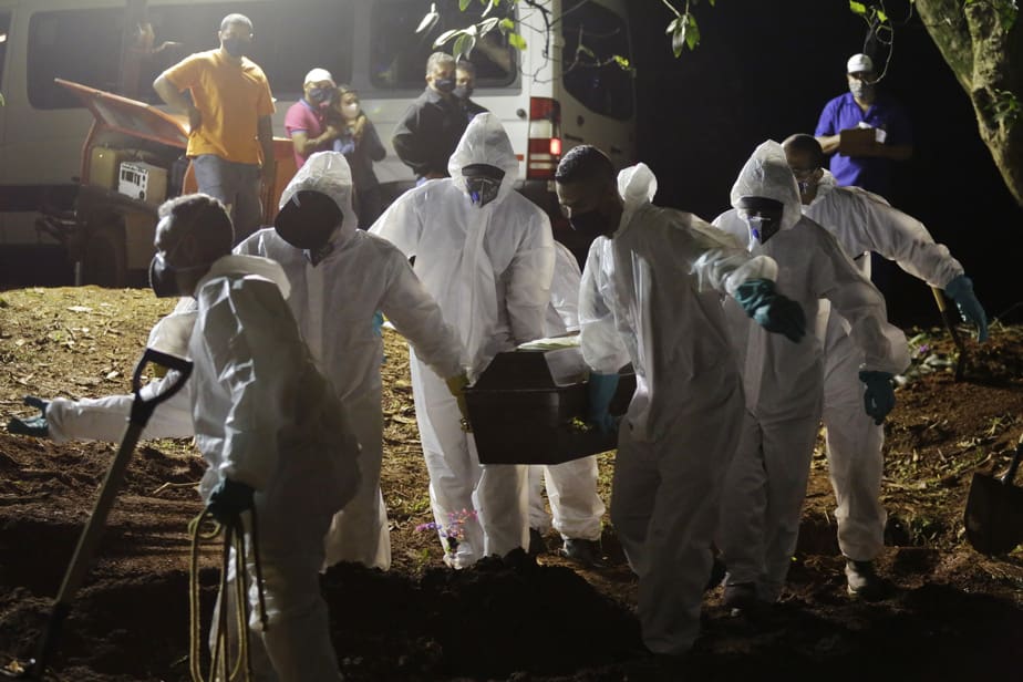 Bilan de la pandémie : plus de 2 829 000 morts dans le monde