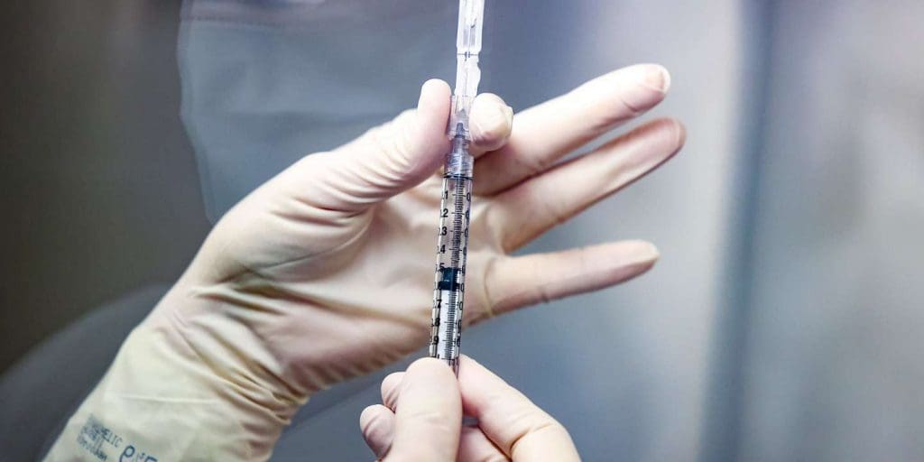 Coronavirus : Pfizer et BioNTech demandent une autorisation complète de leur vaccin aux États-Unis