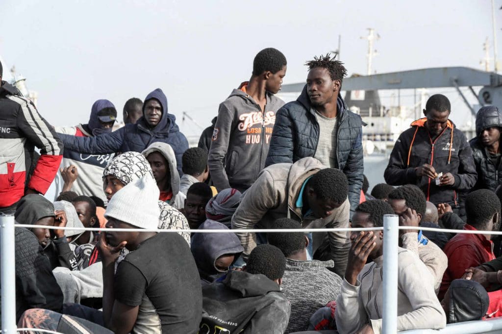 Grèce : un navire transportant 400 migrants secouru au large de la Crète