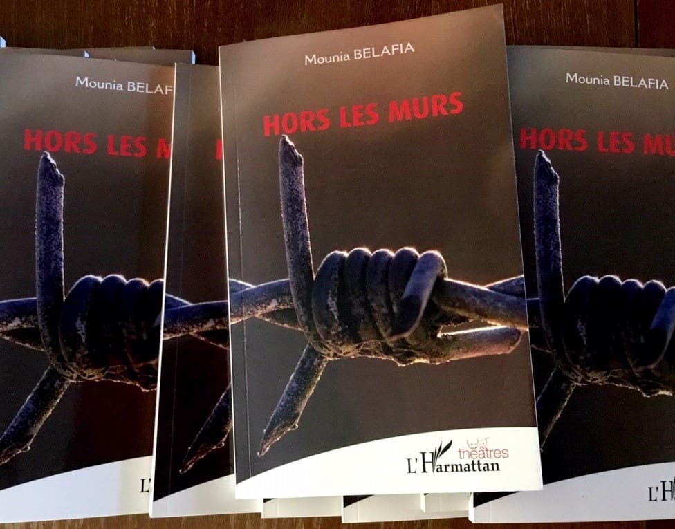 “Hors les murs”, une nouvelle pièce de théâtre de Mounia Belafia qui raconte l’histoire des migrants