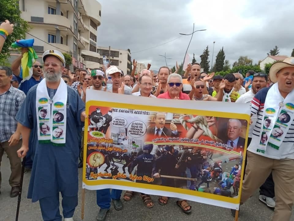 Algérie : marches interdites, l’appareil militaro-sécuritaire muselle le pays