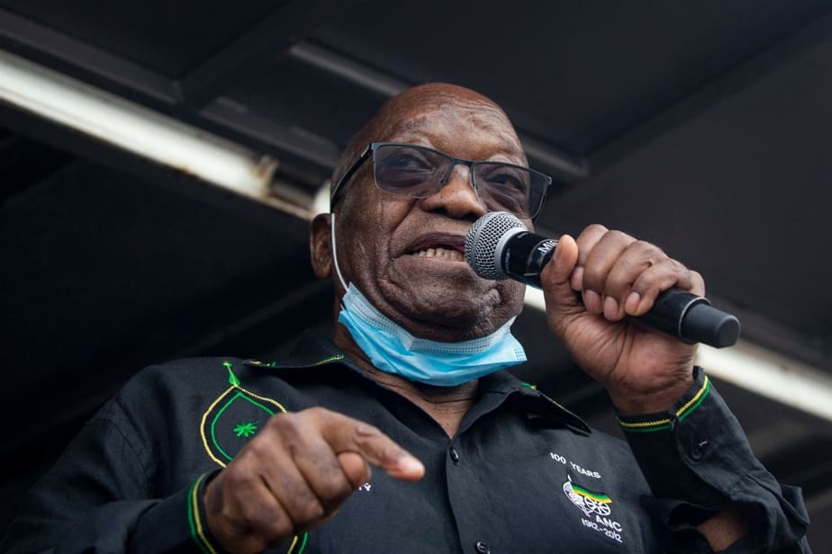 Afrique du Sud : condamné, l’ex-président Zuma refuse de se rendre et défie les autorités