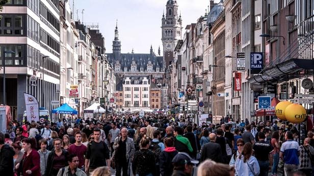 Covid-19 : en Europe, plus de la moitié des adultes sont entièrement vaccinés
