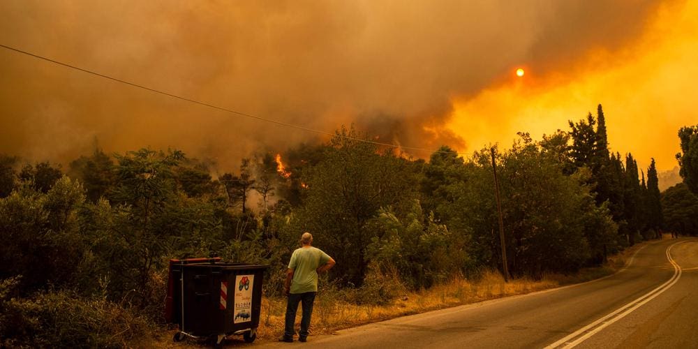 Grèce : évacuations dans l’île d’Eubée, de nouveau frappée par un incendie