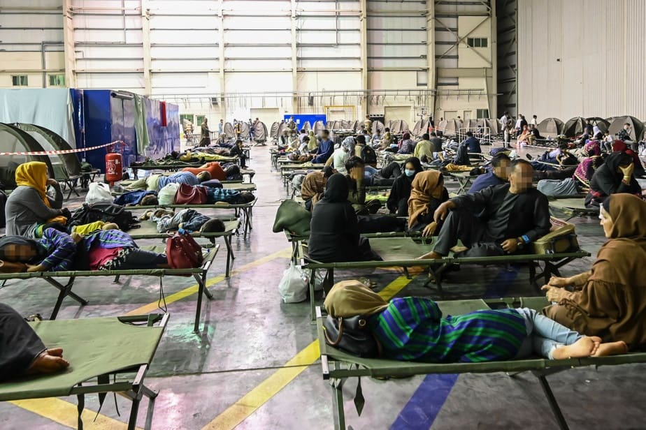 Les Émirats arabes unis ont aidé 28 000 personnes à quitter l’Afghanistan